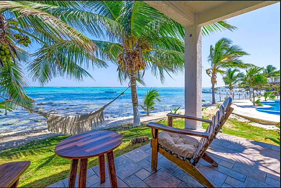 Casa Cenote Hotel
