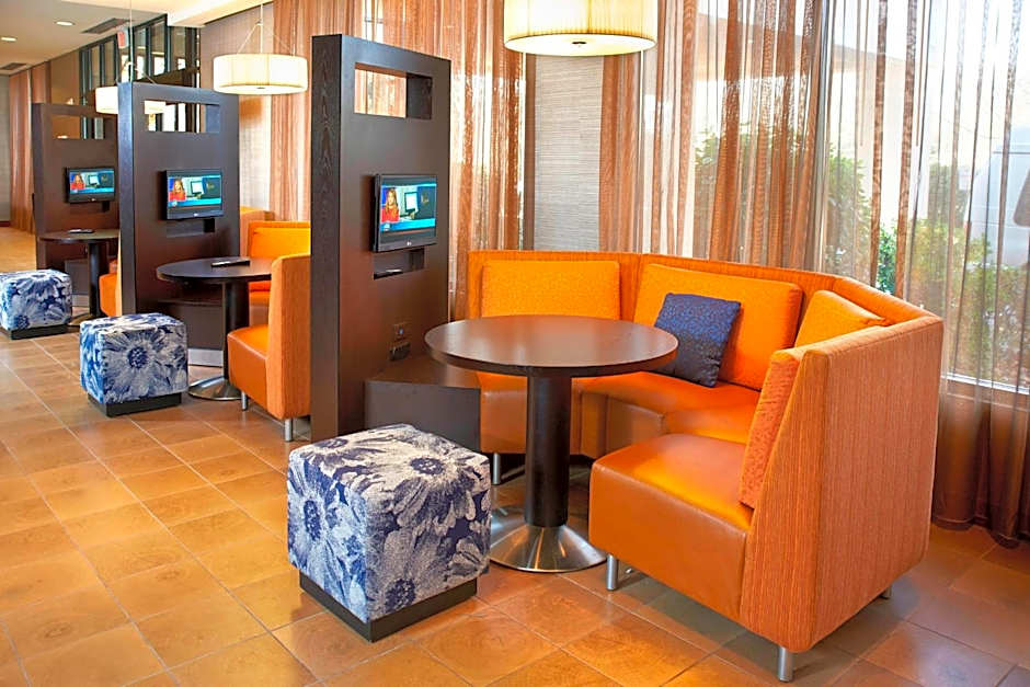 Courtyard by Marriott Shelton