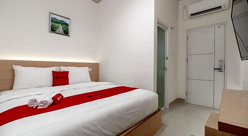 RedDoorz near Puskesmas Sei Jang Tanjung Pinang