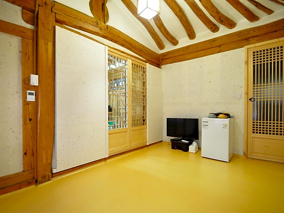 Gallery Jin Hanok Guesthouse