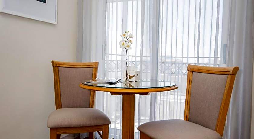 Alqasr Metropole Hotel