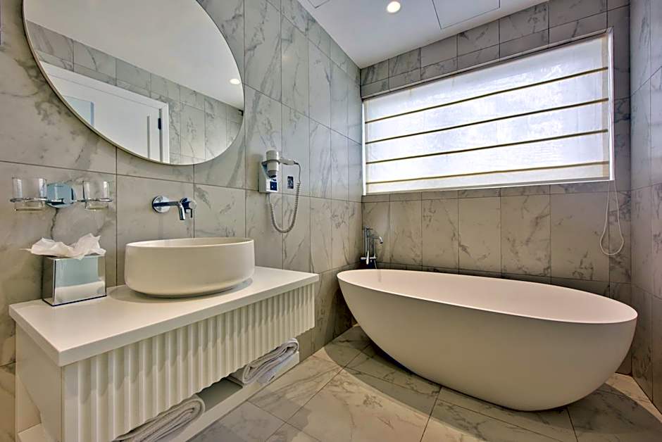 HOLM Boutique & SPA - IK Collection