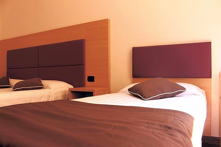 Photo 1 of 11 of Quadruple Room