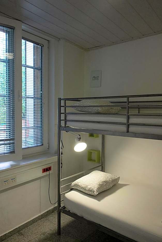 Hostel 24