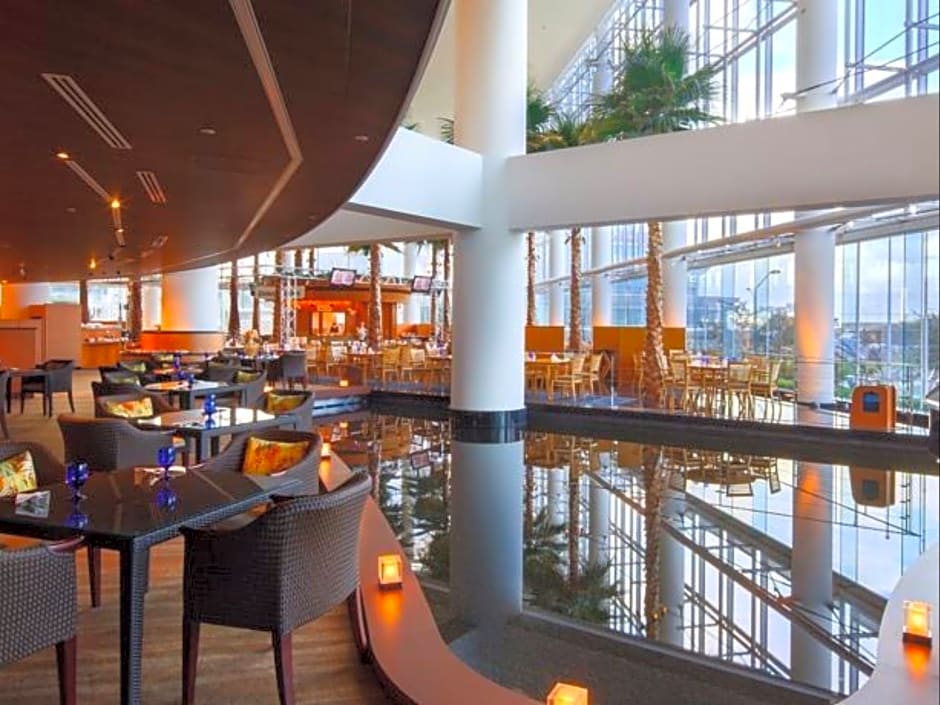 The Yokohama Bay Hotel Tokyu