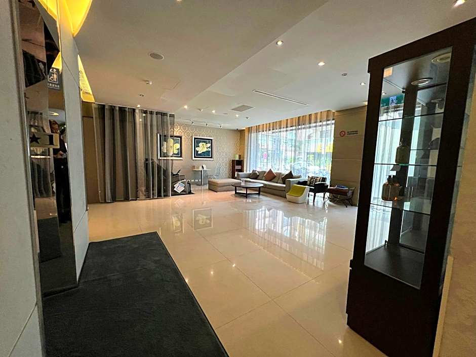 Forward Hotel