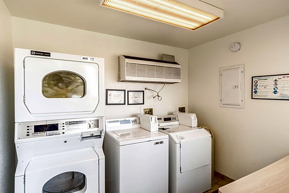Motel 6-Redding, CA - Central