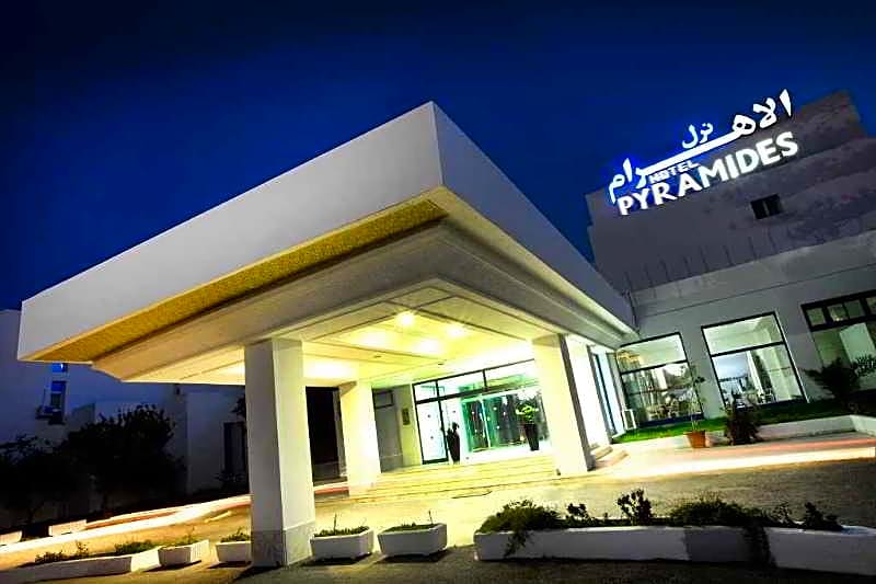 Les Pyramides