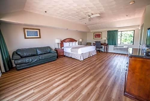 Forest Trail Hotel