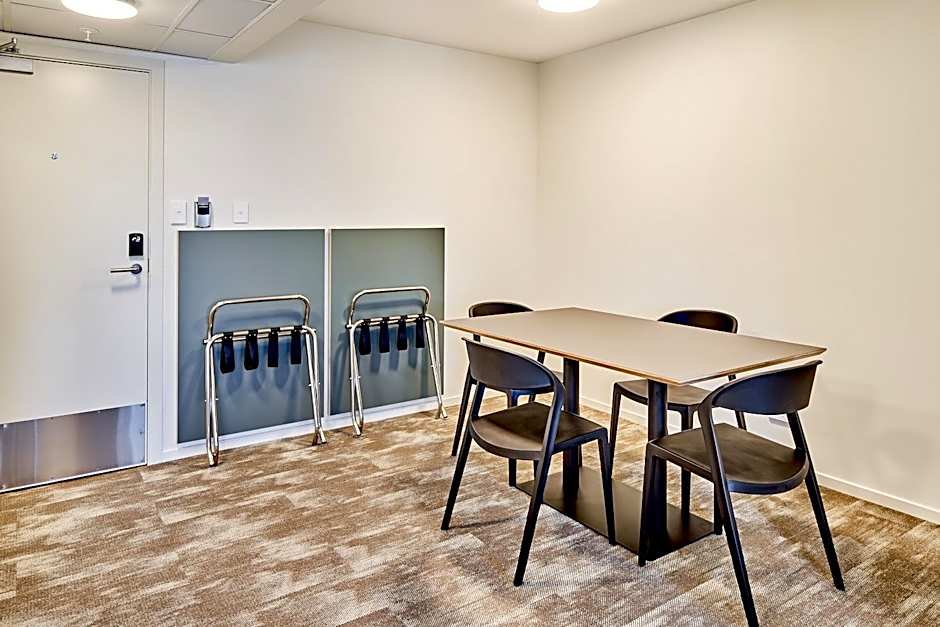 Sojourn Apartment Hotel - Ghuznee