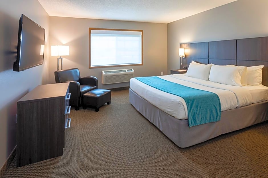 Paynesville Inn & Suites
