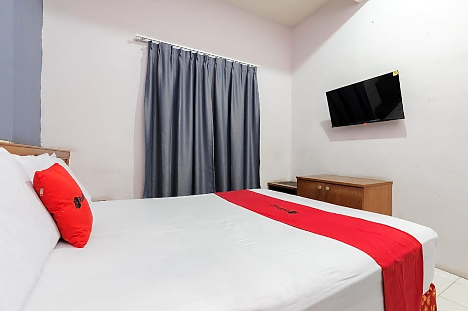 RedDoorz near Nagoya Hill Mall Batam 5