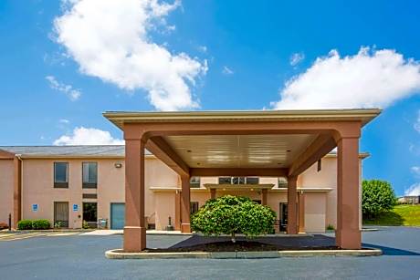 Howard Johnson by Wyndham Beckley