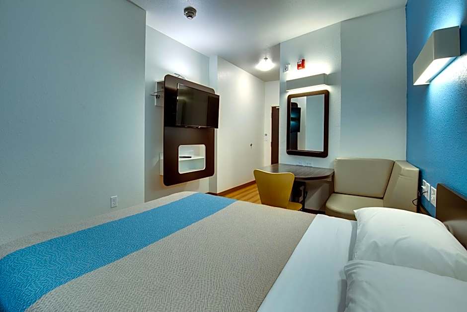 Motel 6-Poplar Bluff, MO