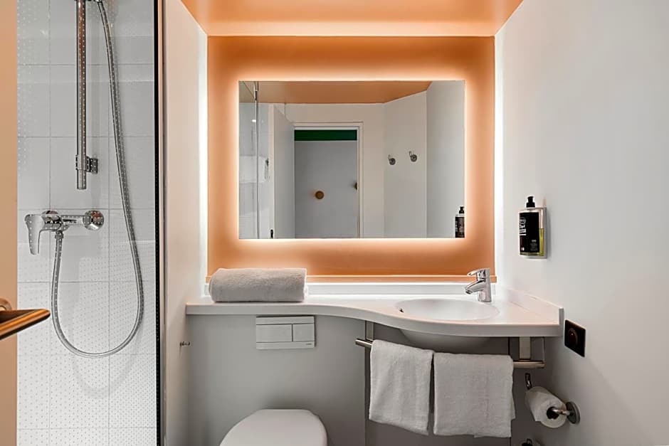 Ibis Nice Aéroport Promenade des Anglais