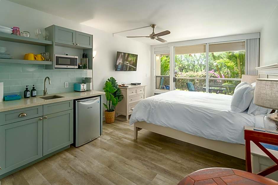 Central Kihei Gem! 3-Min Walk to the Beach & Shops