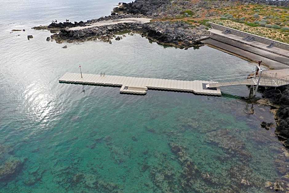 Kavos Hotel & Suites