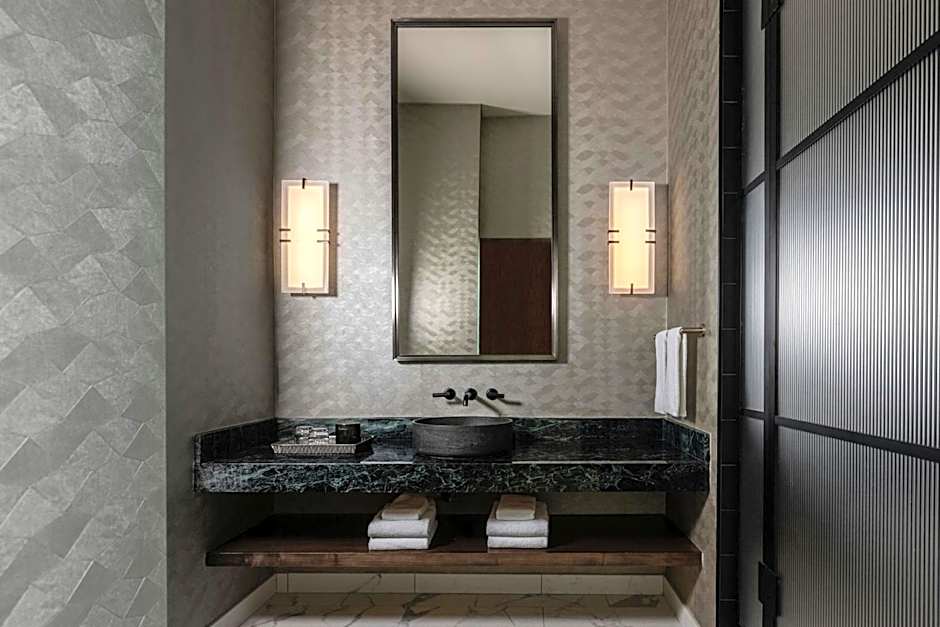 The Tess, Autograph Collection