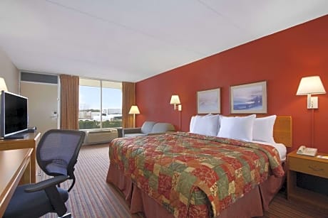 1 King Bed Efficiency Non-Smoking