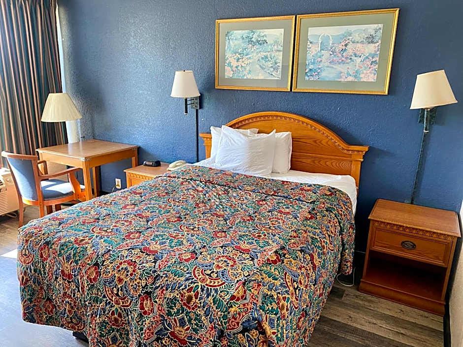 Motel 6 Marianna, FL