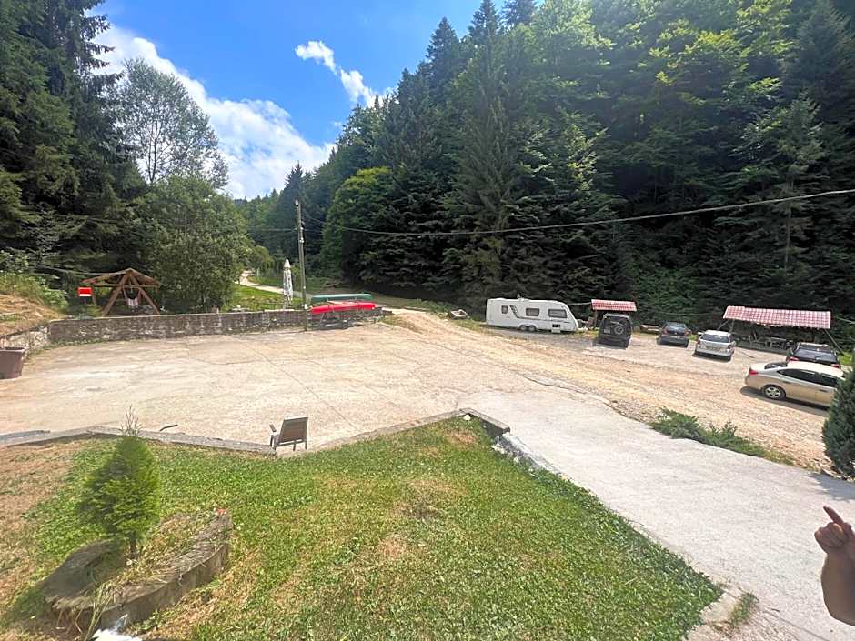 Barlogul din Vidraru