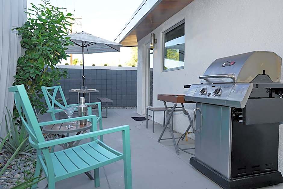 The Wesley by AvantStay Mid-Century Modern Oasis with Pool