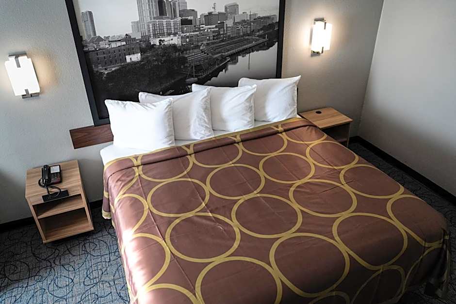 Super 8 by Wyndham Antioch/Nashville South East
