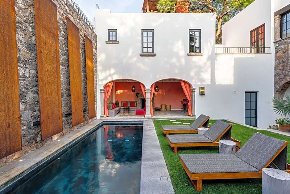 Villa Garita, 6BR Designer Villa with Heated Pool in Centro