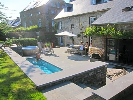 Maison de charme à Crupet et le gîte la suite