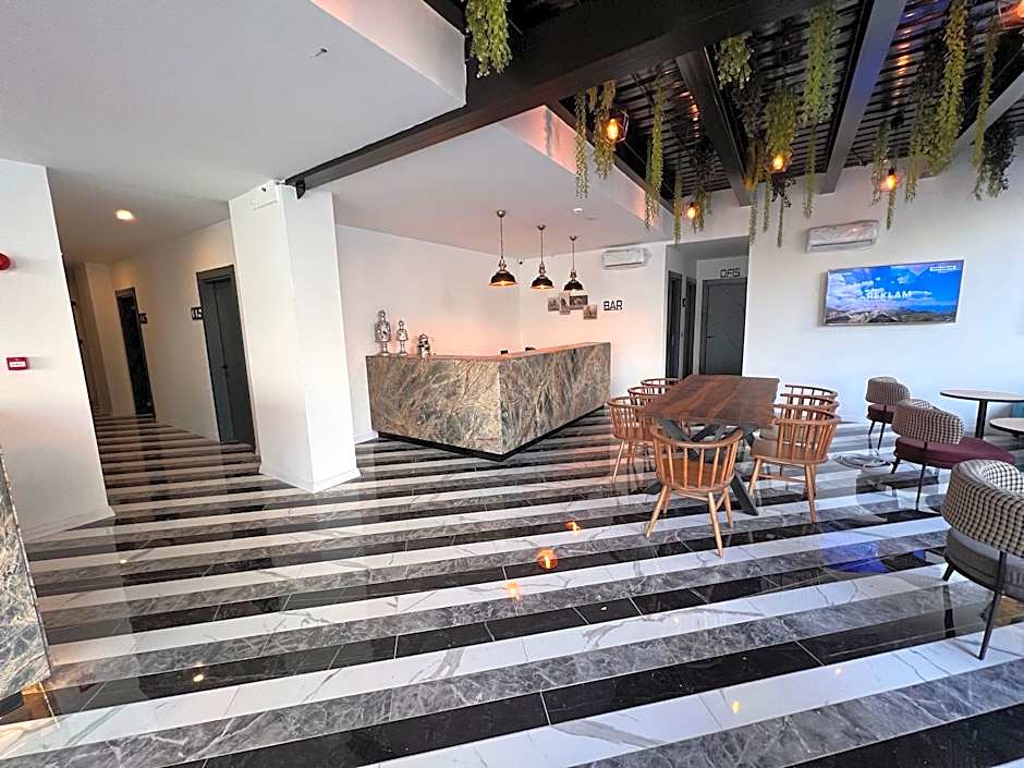 Wolf Of The City Hotel & Spa