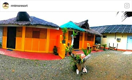 RMTM's Beachfront Accommodation - Caramoan