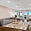 Gold Coast Inn ⁀➷ Breathtaking Sunsets ➠ Standard Lake View Room ➠ 106
