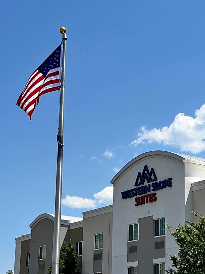 Western Slope Suites Parachute