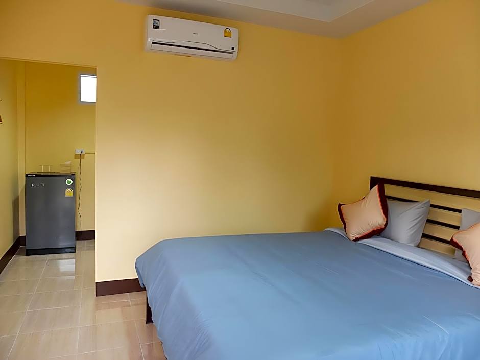 At The Beach Koh Larn