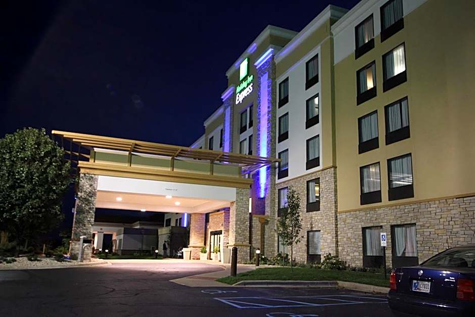 Holiday Inn Express Janesville-I-90 & US Highway 14 By IHG