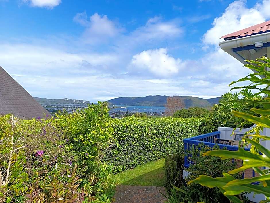 Guinea Fowl Lodge - Lagoon & Heads View B&B, Central Knysna