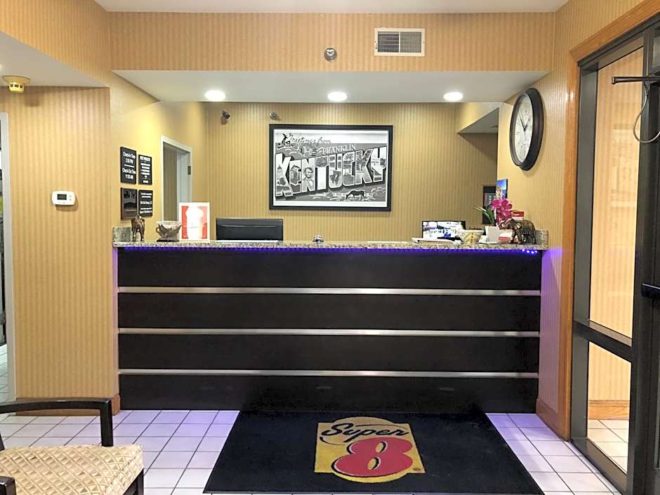 Super 8 by Wyndham Franklin Hwy 31