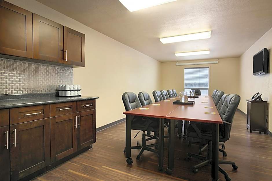 Days Inn by Wyndham Regina