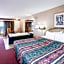 Super 8 by Wyndham Mackinaw City/Beachfront Area