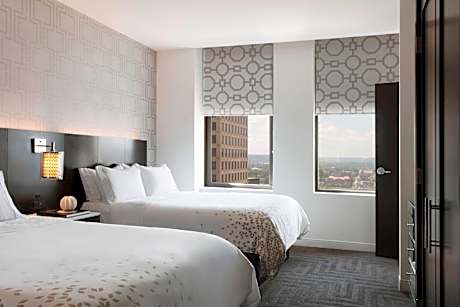 Concierge level, Executive Suite, 2 Queen, Sofa bed