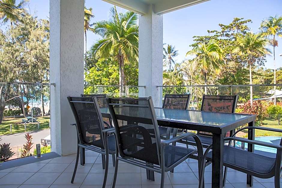 Beaches Port Douglas Holiday Apartments Book Here With The Onsite Reception Team