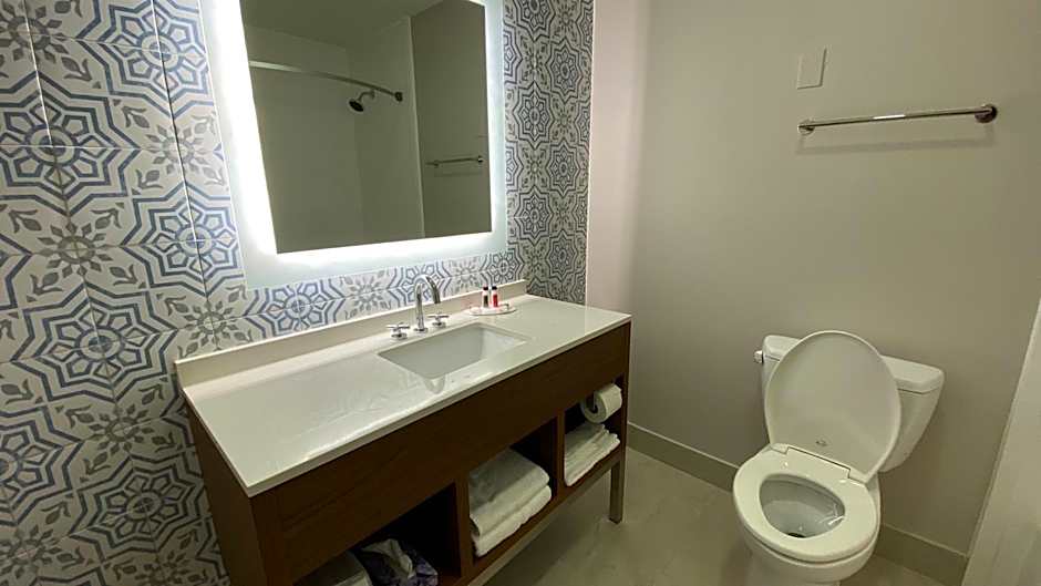 Days Inn & Suites by Wyndham Peachtree Corners/Norcross
