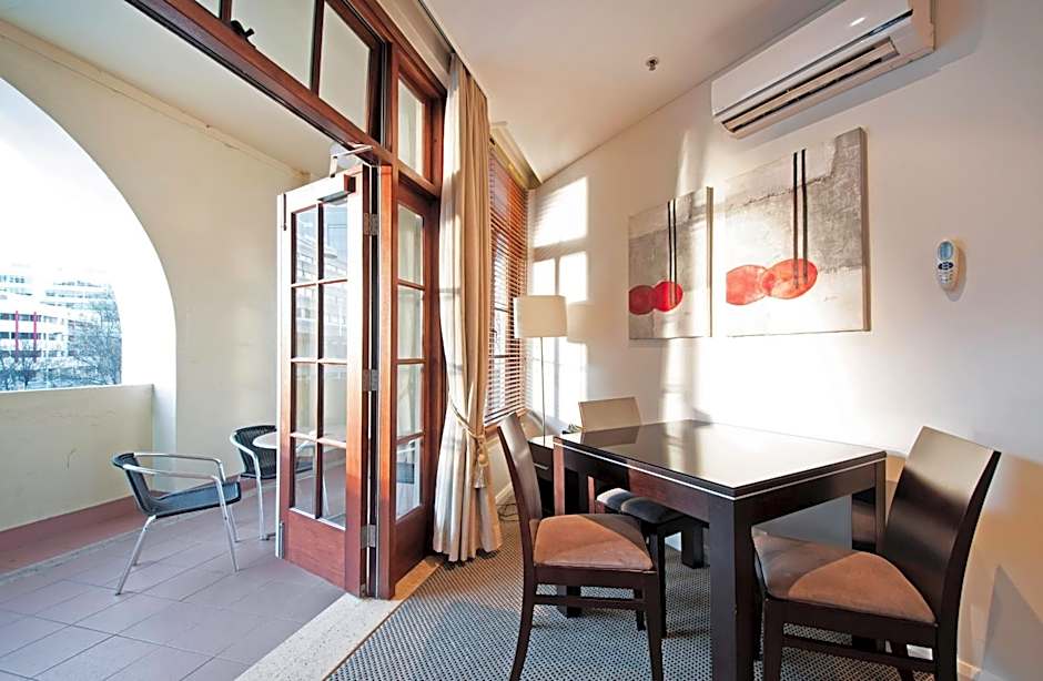 Quest Canberra Apartment