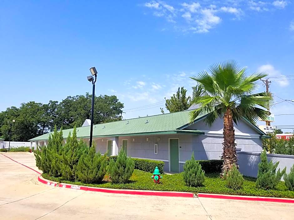 Haltom Inn Fort Worth