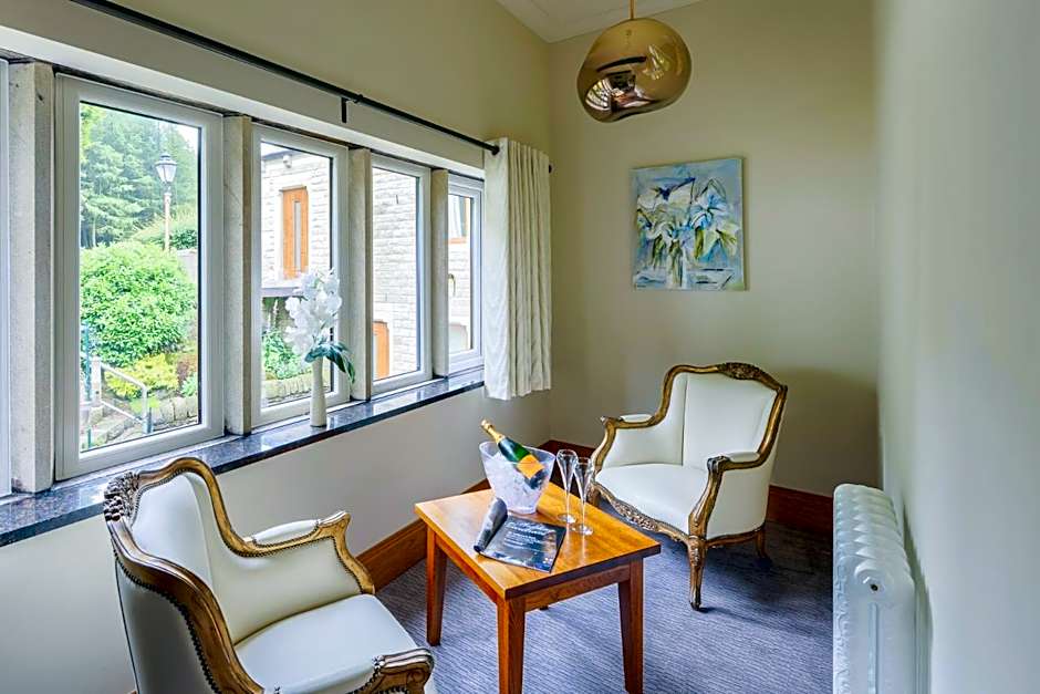 The Saddleworth Hotel