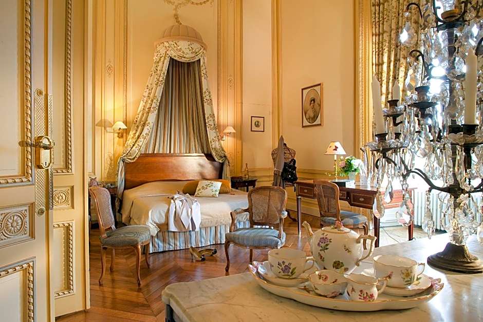 Chateau Colbert