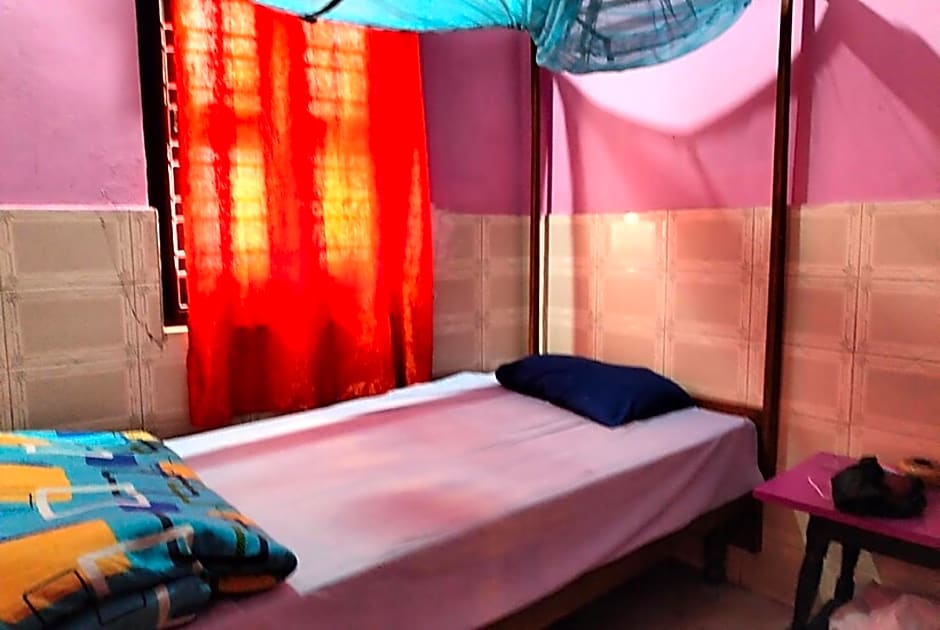 Goroomgo Central Guest House Agartala
