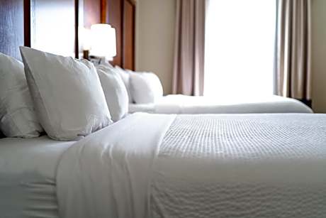 Queen Suite with Two Queen Beds - Non-Smoking