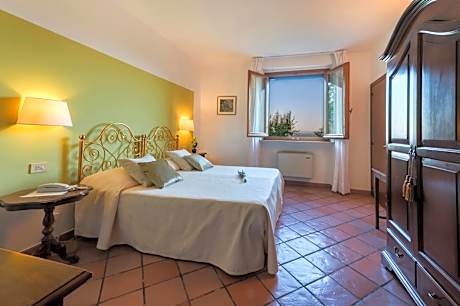 Double or Twin Room with Garden View