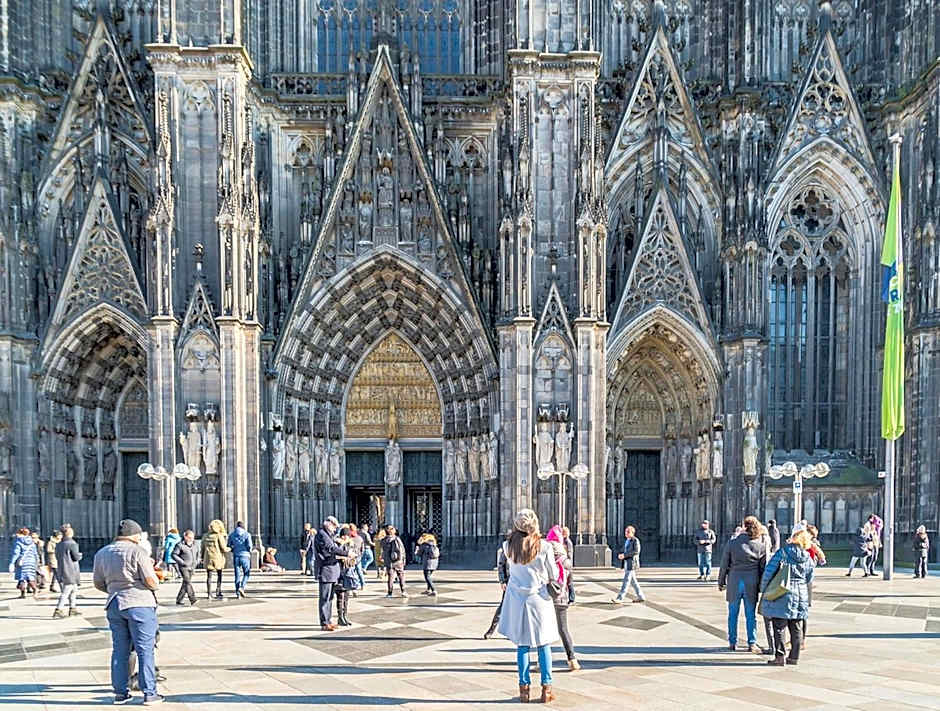 SMARTY Cologne Dom Hotel - Boardinghouse - KONTAKTLOSER SELF CHECK-IN